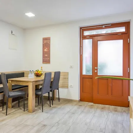 Apartman Roma *